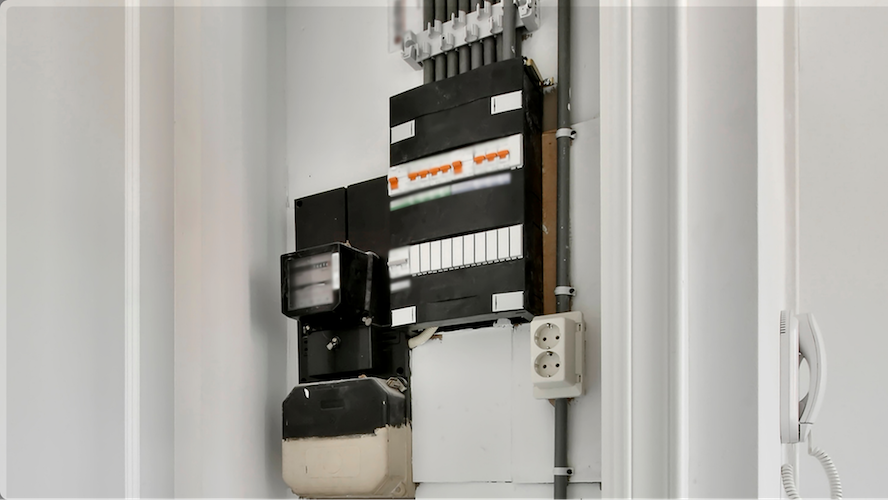 Overheating Electrical Panels in NYC Buildings: Summer Warning Signs to Log